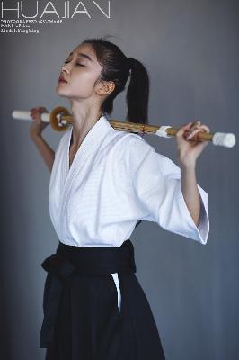 重生之都市仙尊洛尘